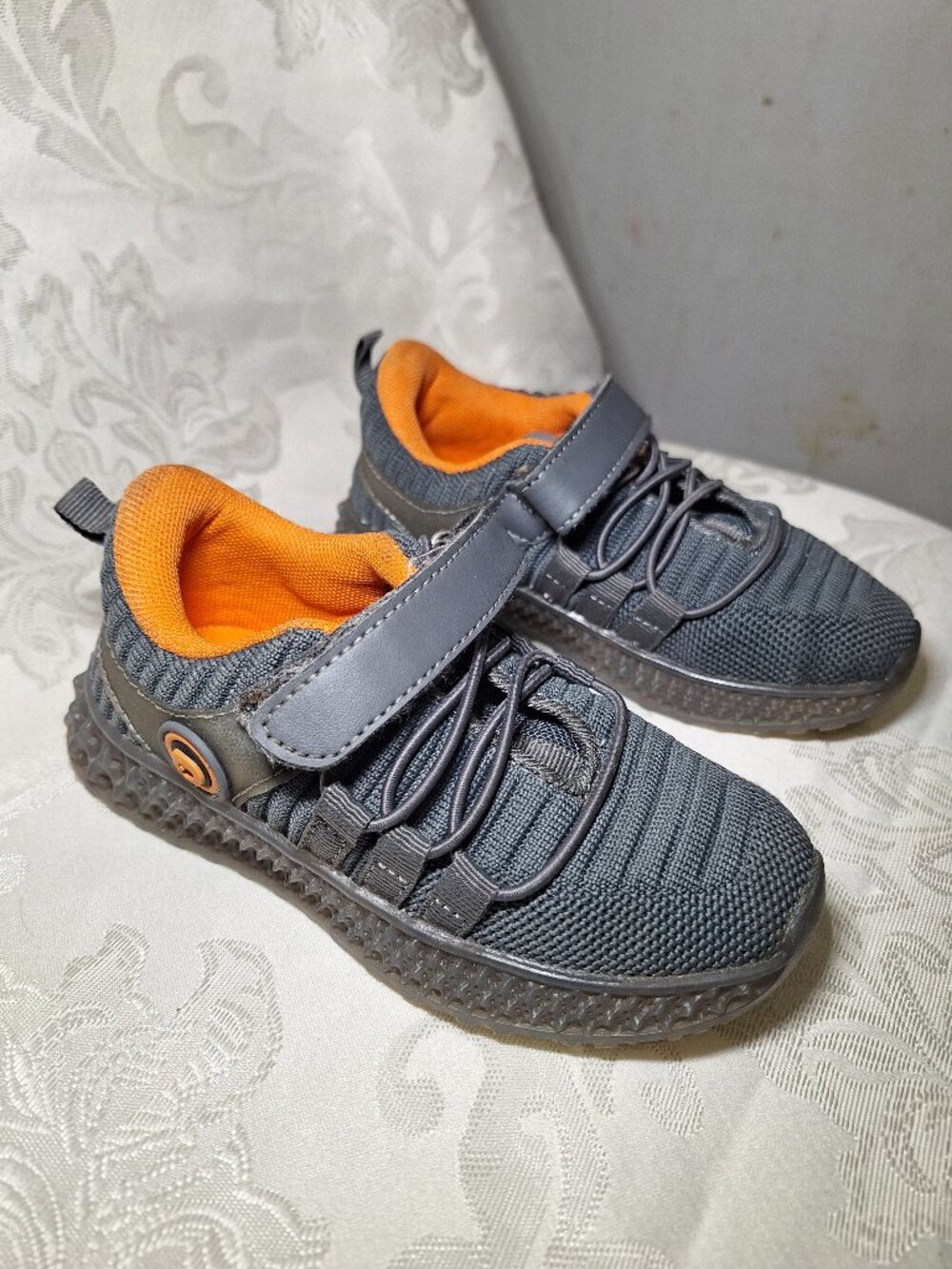 Gray Kids Dream Pairs Runners Size 9